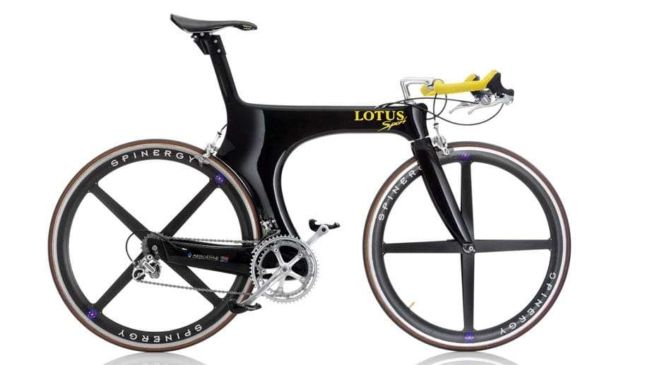 Ein Lotus auf zwei Rädern: Für einen Eröffnungspreis von 4000 Euro wird das Bike von Lotus Sport 110 versteigert.