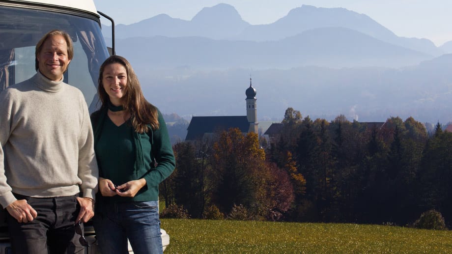 Gertrud Eisele und Jörg Käse sind mit ihrem Reisemobil gerne in den Alpen unterwegs. Die beiden haben den Begriff Landyachting mitgeprägt.