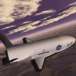 Das Flugobjekt erinnert auf den ersten Blick an ein Space Shuttle, ist mit einer Länge von knapp neun Metern aber deutlich kleiner. Auch befinden sich während des Einsatzes keine Astronauten an Bord. Das Flugobjekt erinnert auf den ersten Blick an ein Space Shuttle, ist mit einer Länge von knapp neun Metern aber deutlich kleiner. Auch befinden sich während des Einsatzes keine Astronauten an Bord.