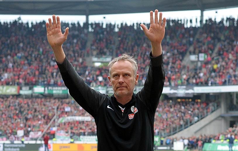 Abschiedsgruß: Christian Streich hat es mit dem SC Freiburg dagegen nicht geschafft und muss sich aus der Bundesliga verabschieden.
