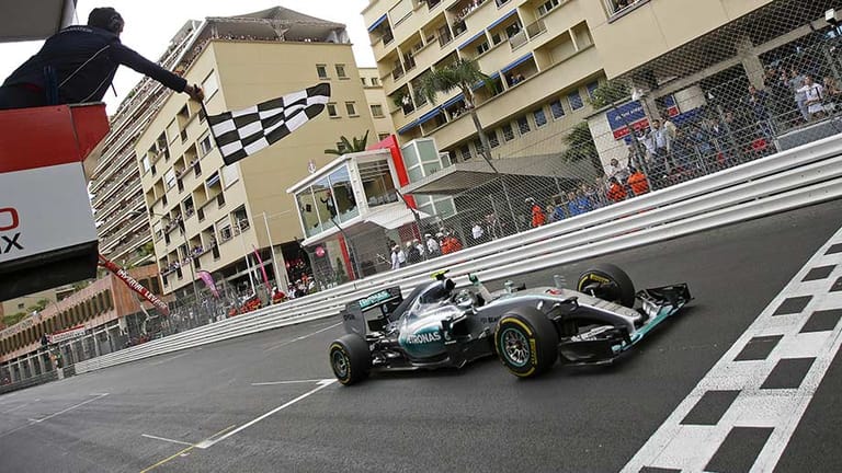 Nico Rosberg kommt somit unverhofft zu seinem dritten Sieg in Monaco.