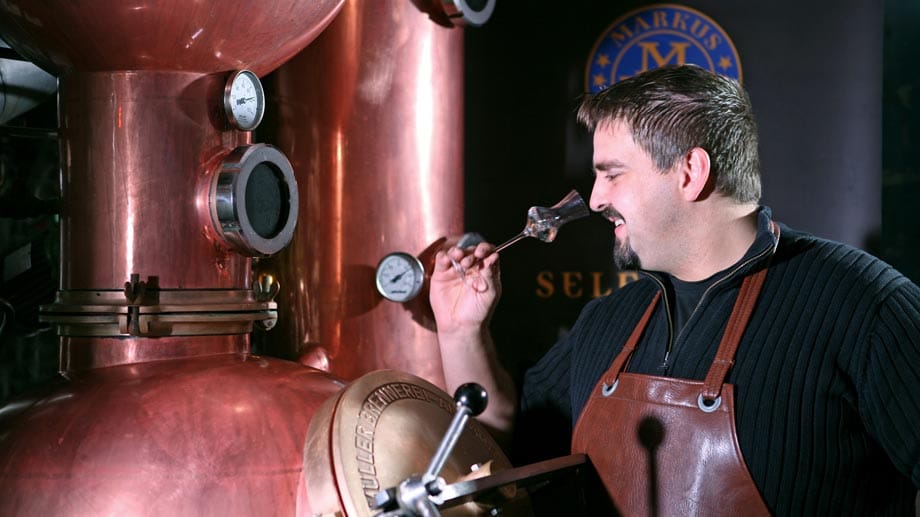 Markus Wurth aus Altenheim (Baden) gehört zu den besten Brennern in Deutschland. Bei der Internationalen Spirituosenschau "Destillata 2011" in Österreich wurde seine Destillerie als eine der 13 besten Europas ausgezeichnet.
