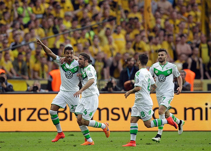 Der VfL Wolfsburg gewinnt zum ersten Mal in seiner Vereinsgeschichte den DFB-Pokal.