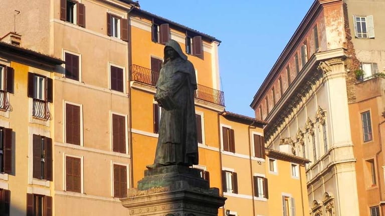 Dies ist Giordano Bruno auf dem Campo dei Fiori.