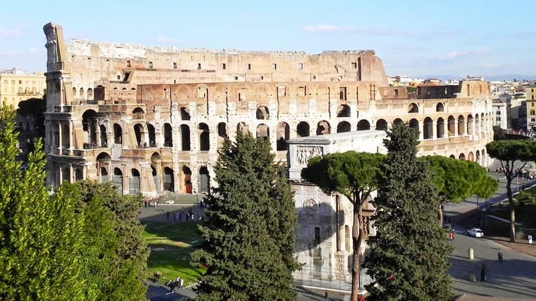 Das Kolosseum in Rom ist für jeden Touristen ein Muss - egal ob mit oder ohne Roller.