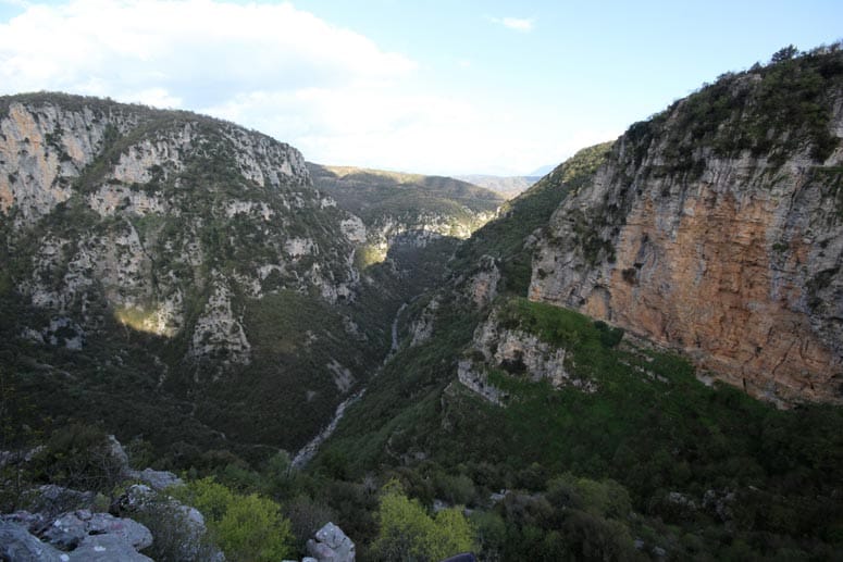 Die Vikos-Schlucht ist extrem steil - sie wird auch "Greek Canyon" genannt.