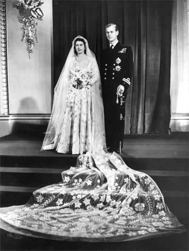 Am 20. November 1947 heiratet Prinzessin Elizabeth Leutnant Philip Mountbatten, der von da an Prinzgemahl ist.