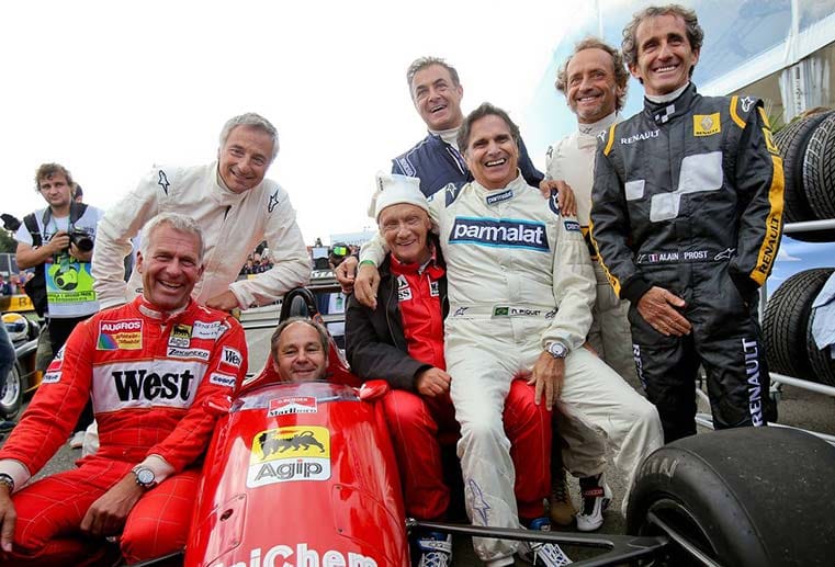 Im Rahmenprogramm des Rennens in Österreich treten die Legenden der Formel 1 auf: (v.li.n.re.) Christian Danner, Riccardo Patrese, Gerhard Berger, Niki Lauda, Jean Alesi, Nelson Piquet, Pierluigi Martini und Alain Prost.