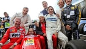 Im Rahmenprogramm des Rennens in Österreich treten die Legenden der Formel 1 auf: (v.li.n.re.) Christian Danner, Riccardo Patrese, Gerhard Berger, Niki Lauda, Jean Alesi, Nelson Piquet, Pierluigi Martini und Alain Prost.