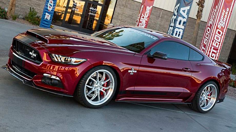 Der Ford Mustang Shelby American Super Snake hat einen Ford Mustang GT als Basis.