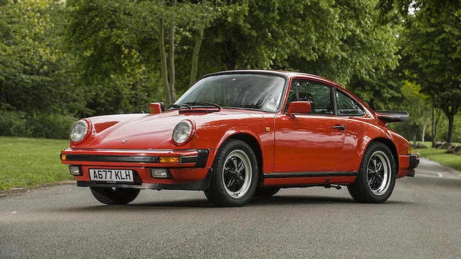 Deutlich günstiger war der 1984er Porsche 911 3.2 Carrera vom Ex-Moderator der britischen Kult-Autoshow "Top-Gear", James May. Rund 101.000 Euro konnte der Bolide in gutem Zustand erlösen. Der Moderator erwarb den Wagen im Jahr 2007 und hat nur 55.000 Meilen auf der Tachouhr.