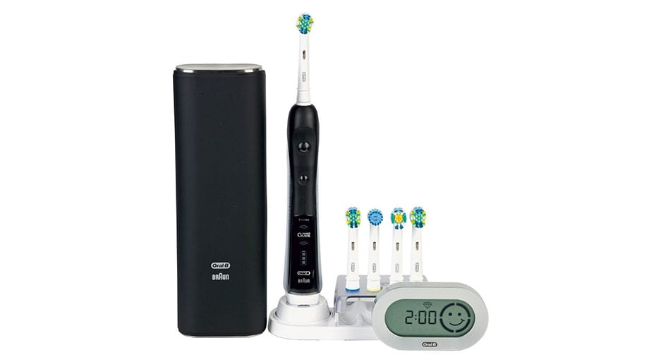 Die Oral B TriZone 7000 ist ebenfalls eine sehr gute elektrische Zahnbürste und kommt sogar mit edlem Reiseetui (etwa 140 Euro).