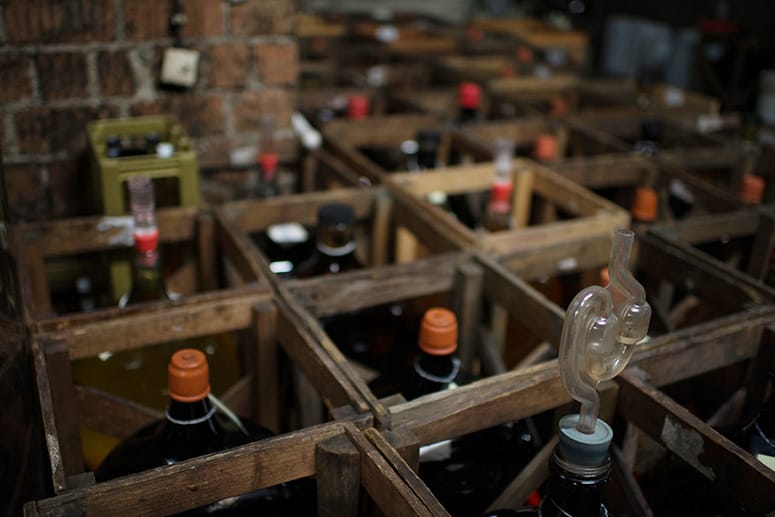Neben Wein und den typischen Kräutern veredeln Schnäpse aus der Brennerei Schalderer den Wermut von Belsazar. Neben Wein und den typischen Kräutern veredeln Schnäpse aus der Brennerei Schalderer den Wermut von Belsazar.