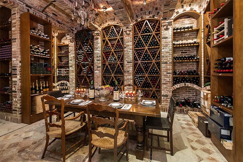 Auch ein Weinkeller darf im "Palazzo di Amore" nicht fehlen. Wohl temperiert bietet er ein kühles Plätzchen für ein famoses Diner.