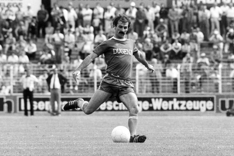 Der Dauerläufer: Willi Weiß spielte ab 1974 acht Jahre für Darmstadt. In dieser Zeit stieg der Mittelfeldmann zweimal mit den Lilien in die Bundesliga auf. Insgesamt absolvierte er 237 Spiele für den SV 98.