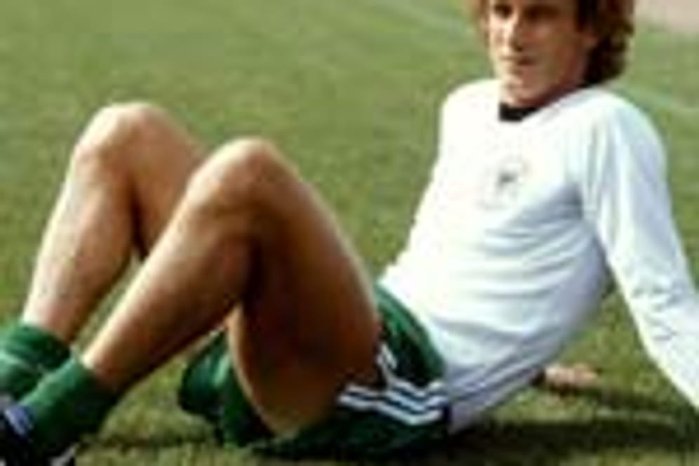 Der frühere Niederländer Rainer Bonhof erhielt 1969 die deutsche Staatsbürgerschaft. Zwischen 1972 und 1981 trug er 53 Mal das DFB-Dress. 1974 feierte der langjährige Gladbacher Profi mit der Nationalmannschaft den WM-Titel.