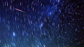 Obwohl die Staubteilchen nur wenige Millimeter groß sind, sorgen sie für ein faszinierendes Schauspiel am Nachthimmel.
