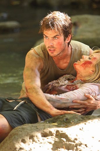 Als Draufgänger Boone starb Ian Somerhalder in "Lost" einen frühen Serientod. Hier hält er seine verletzte Stiefschwester Shannon im Arm, in die er heimlich verliebt ist.