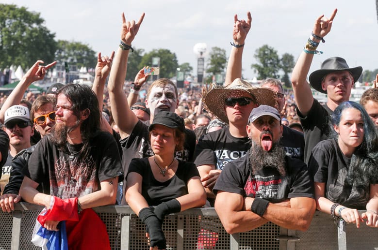 Die Mehrheit der Metal-Heads war allerdings auch am letzten Tag schwarzgekleidet.