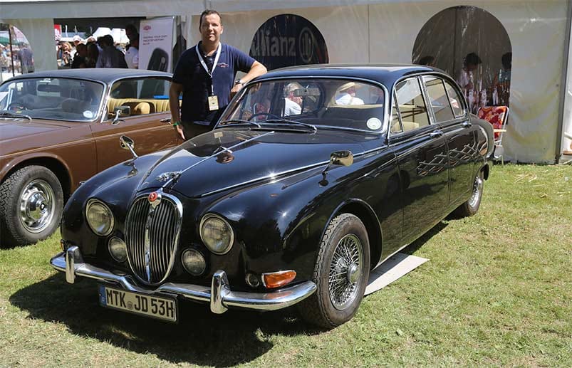 Hinter das Steuer dieses 1968er Jaguar S-Type setzte sich unser Reporter Christian Sauer und war begeistert.