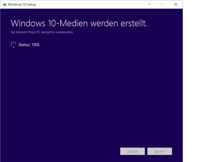 Auch wenn man Windows 10 bereits installiert hat, wird das gesamte Installationspaket noch einmal heruntergeladen, was wieder etwas Geduld erfordert.