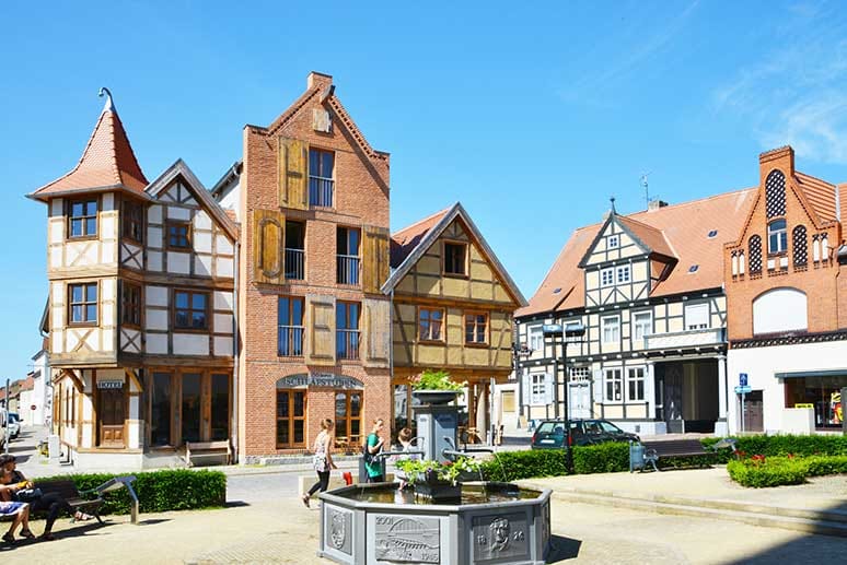 In der Hansestadt Tangermünde finden Urlauber schöne alte Fachwerkhäuser vor.