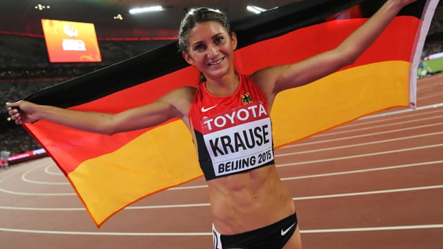 Sensationserfolg: Gesa Felicitas Krause gewinnt Bronze über 3000 Meter Hindernis. Mit einer neuen persönlichen Bestleistung von 9:19:15 läuft die 23-Jährige sogar nur knapp am Sieg vorbei.