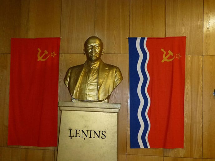 Lenin ist an vielen Orten im Bunker präsent.