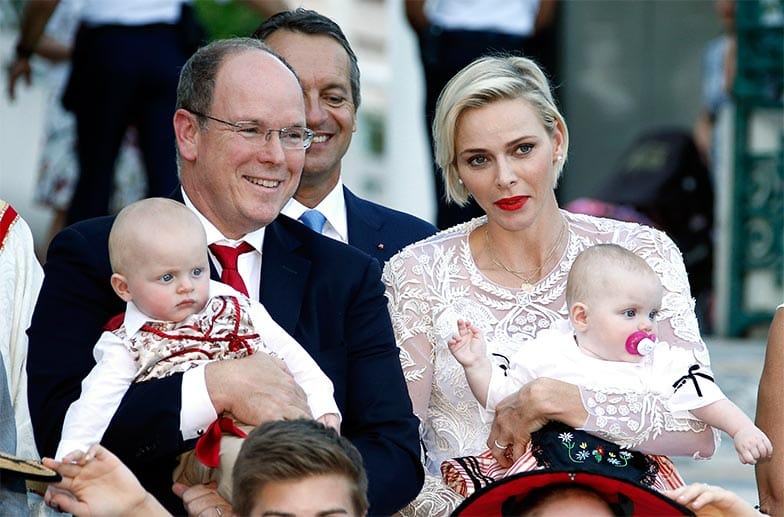 Die Elternrolle steht Fürst Albert und Fürstin Charlène richtig gut.