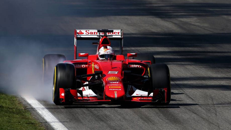 Sebastian Vettel setzt im dritten Training in Monza ein kleines Ausrufezeichen. Er schlägt Nico Rosberg und schiebt sich zwischen die Silberpfeile.