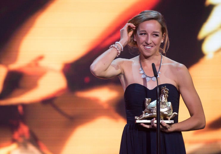 Als Aufsteigerin des Jahres bekam Biathletin Franziska Preuß eine "Henne".