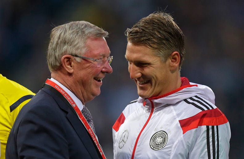 Wenn Schottland gegen Deutschland antritt, gibt sich mit Sir Alex Ferguson einer der berühmtesten Bürger der Landes die Ehre. Die Manchester-United-Legende plaudert mit dem neuen Mann der Red Devils, Bastian Schweinsteiger.
