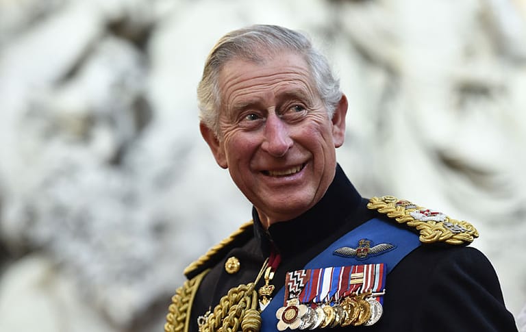 Ältester Thronfolger: Noch keiner musste so lange warten wie Prinz Charles. Mit seinen 66 Jahren wird der britische Thronfolger bei seiner Krönung älter sein als alle seine Vorgänger. Vor ihm hielt diesen Rekord William IV., der 1830 mit 64 Jahren, zehn Monaten und fünf Tagen zum König gekrönt wurde.