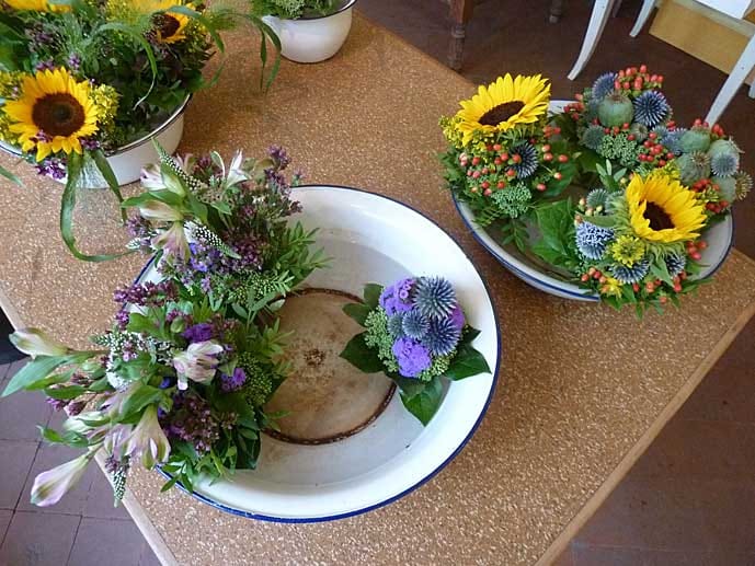 Sonnenblumen bringen Farbe in die Herbstdeko.