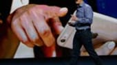 Das iPhone 6s hat die Force Touch-Technik, die hier "3D Touch" heißt und verschiedene Druckstufen eines Fingers auf dem Display erkennt.