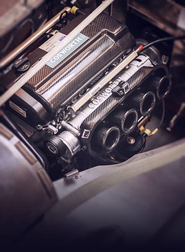 Das Geburtstagsmodell wird von einem 2,0-Liter-Cosworth-Motor mit 225 PS angetrieben.