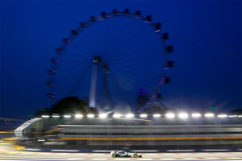 Lewis Hamilton muss sich am Freitag mit den Plätzen zwei und vier zufrieden geben - fast schon ungewohntes Terrain für den Dauersieger.