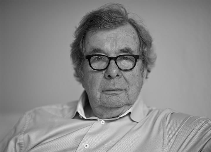 Der Kulturkritiker und Schriftsteller Hellmuth Karasek starb am 29. September 2015 im Alter von 81 Jahren in Hamburg. Zwölf Jahre lang hat er neben Marcel Reich-Ranicki die ZDF-Sendung "Das literarische Quartett" geprägt.