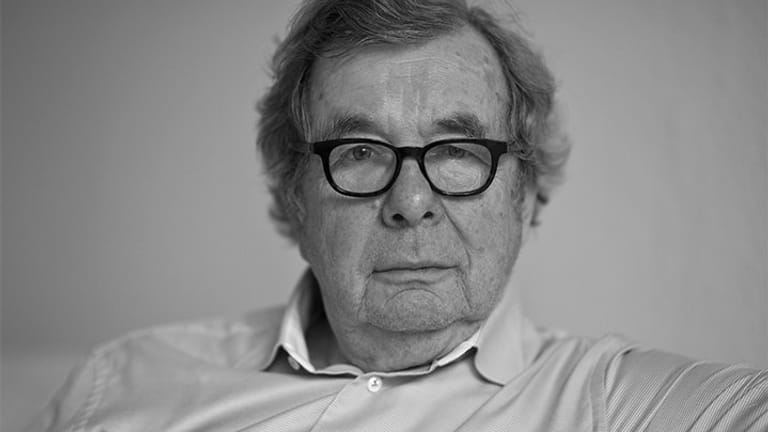 Hellmuth Karasek ist tot. Der Literaturkritiker und Schriftsteller starb am 29. September 2015 im Alter von 81 Jahren in seiner Hamburger Wohnung.