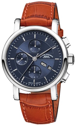 3100 Euro kostet die Version mit Lederarmband. Beide Teutonia-II-Uhren kommen auf einen Durchmesser von 42 Millimetern. Die Automatik-Uhren bieten eine Gangreserve von 48 Stunden.