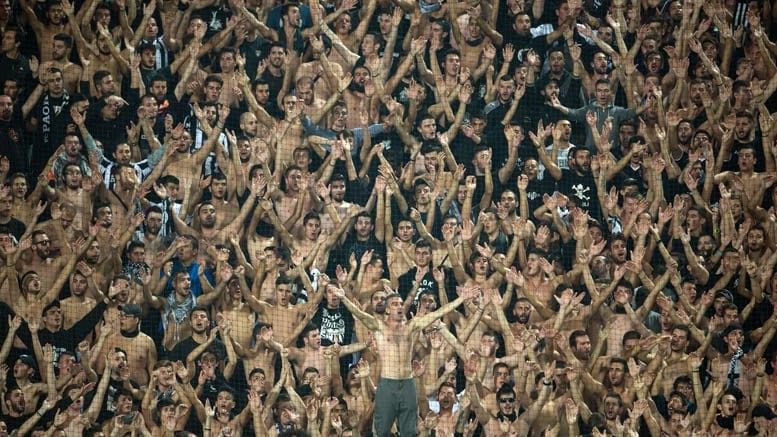 Das Toumba Stadion ist als Hexenkessel bekannt. Die PAOK-Fans empfingen die Dortmunder lautstark und textilarm.