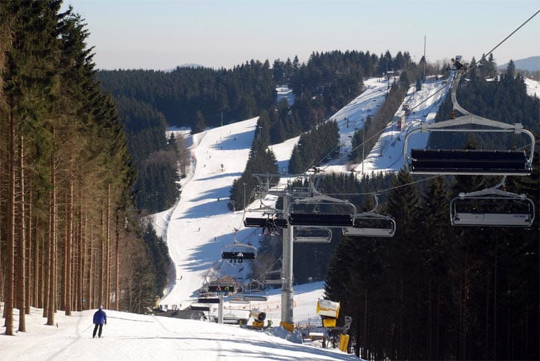 Im Skiliftkarussell Winterberg ersetzt ab Dezember eine schnelle Achtersesselbahn am Poppenberg zwei bestehende Anlagen.