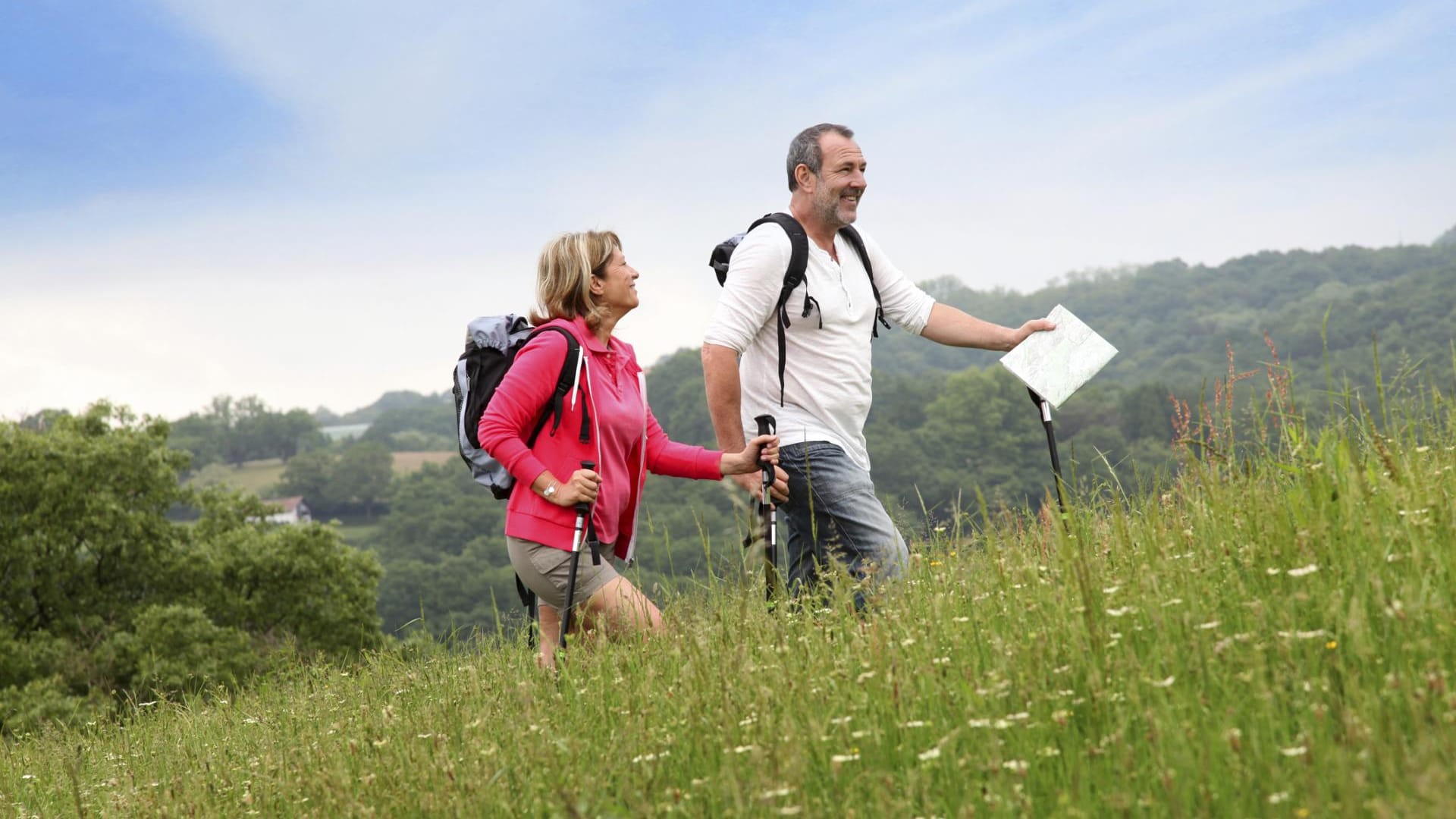 Zum Wandern sollten Sie eine Karte oder ausgedruckte Route sowie Wanderstöcke dabeihaben.