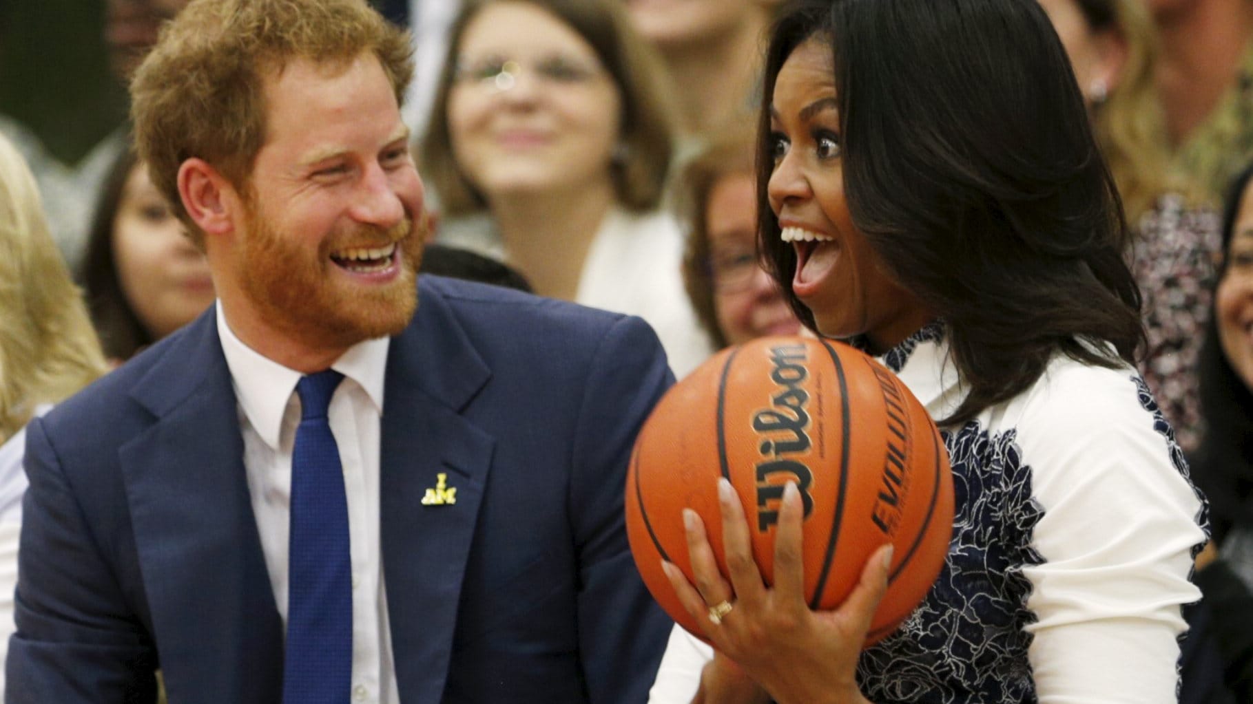 Prinz Harry brachte Michelle Obama bei den Veteranen-Spielen "Invictus Games" 2015 zum Staunen. Es sind die in dieser Form einzigen internationalen Sportwettkämpfe verwundeter und versehrter Soldaten. Sie finden in Fort Belvoir im US-Bundesstaat Virginia statt.