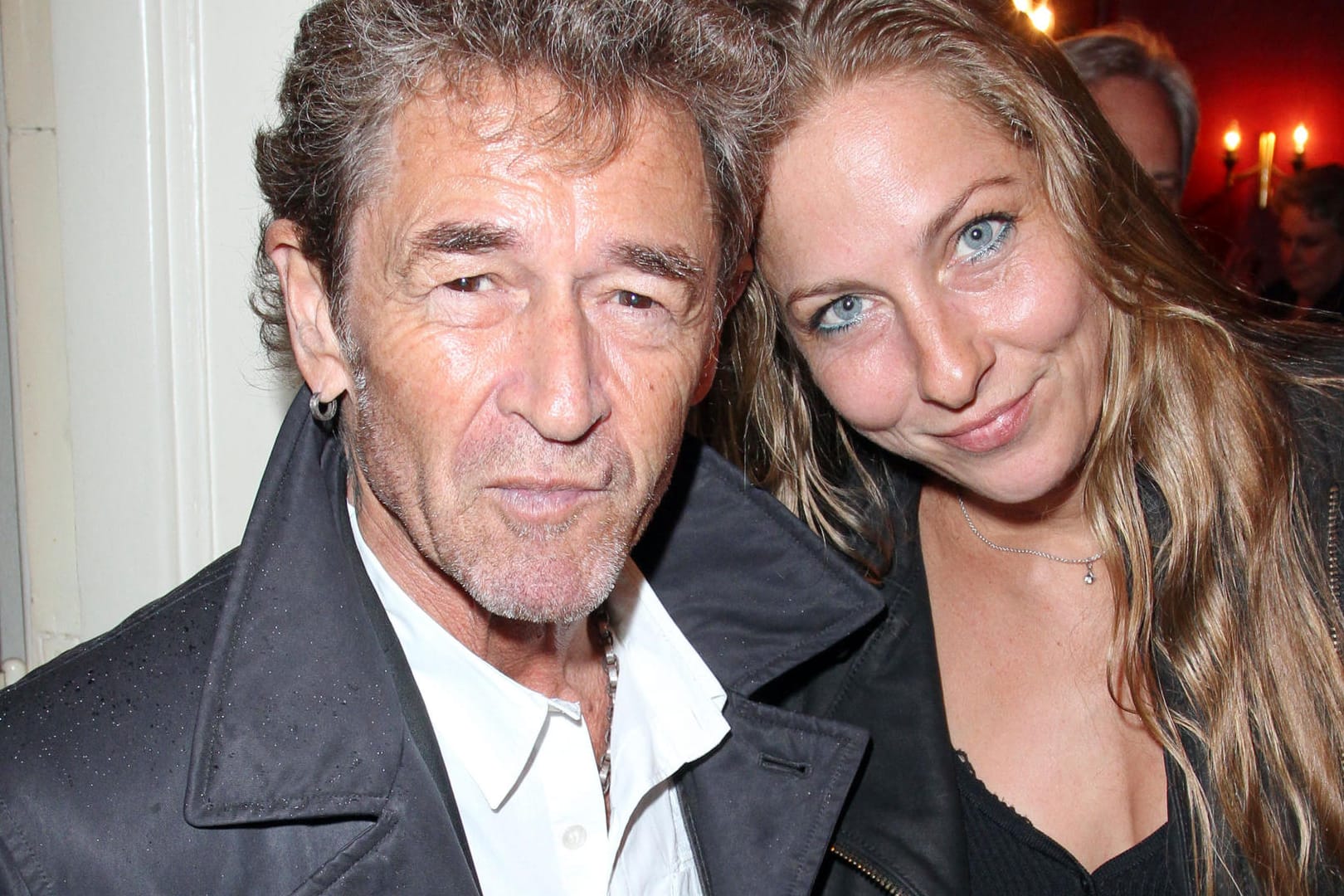 Peter Maffay (66) und seine Ehefrau Tania Spengler (40) haben sich nach zwölf Jahren Ehe getrennt. Dies gab der Sänger am 10. Dezember bekannt. Der Grund für die Trennung war Maffays neue Liebe: eine 28-jährige Lehrerin aus Halle an der Saale.