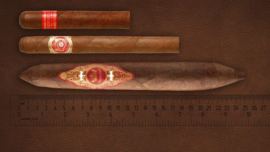 XXL-Zigarren: Für den Größenvergleich einmal drei Extreme auf einem Bild (von oben nach unten): Partagas Serie D No. 4 als klassische Robusto, die Punch Churchill und die Schuster XXL.