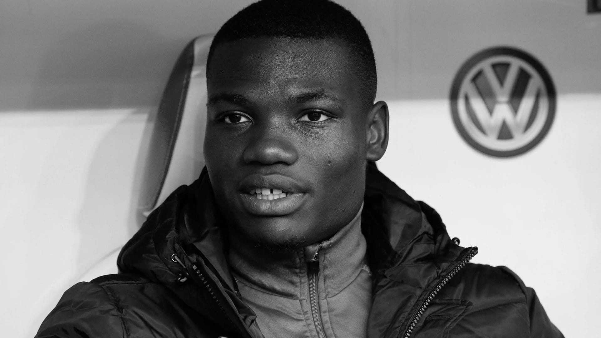 Junior Malanda vom VfL Wolfsburg verstarb am 10. Januar bei einem Autounfall. Der Belgier galt als eines der größten Talente des Landes. Er wurde nur 20 Jahre alt.