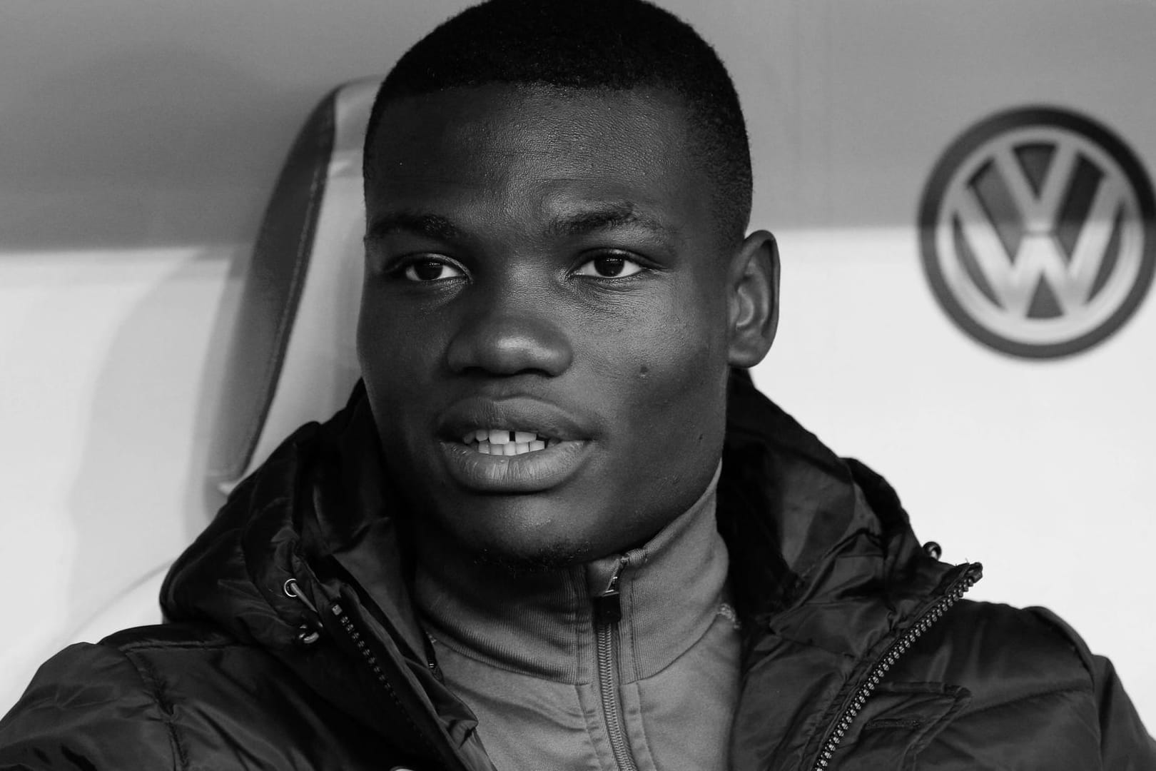 Junior Malanda vom VfL Wolfsburg verstarb am 10. Januar bei einem Autounfall. Der Belgier galt als eines der größten Talente des Landes. Er wurde nur 20 Jahre alt.