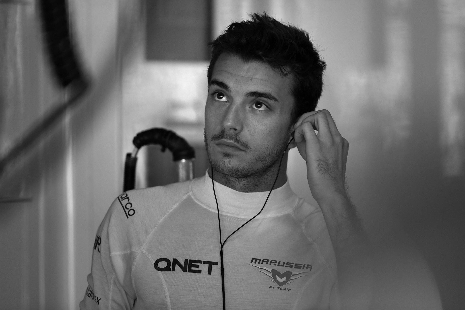 Der Formel-1-Pilot Jules Bianchi starb am 17. Juli im Alter von 25 Jahren an den Folgen seines Unfalls knapp ein Jahr zuvor. Bianchi war 2014 beim Großen Preis von Japan in ein Bergungsfahrzeug geprallt und lag bis zu seinem Tod im künstlichen Koma.