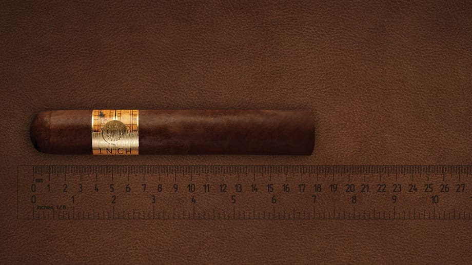 XXL-Zigarren-Tipp von Marc Benden: EPC Inch No. 70 Churchill Gigante MADURO (Einlage: Dominikanische Republik und Nicaragua, Maduro-Deckblatt: USA, Länge 17,78 cm, Durchmesser: 2,78 cm, Ringmaß 70, Preis/St.: 13,50 €).